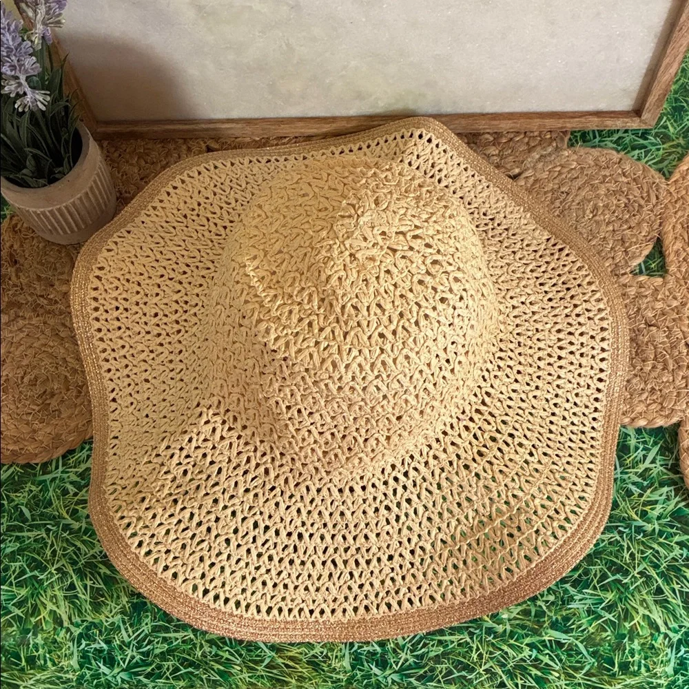 GAP Woven Beige with Golden Trim Detailing Kids Sun Hat